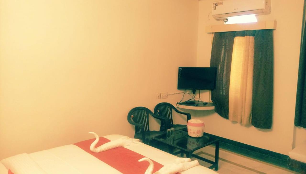 Hotel Rajkamal International 烏代浦 外观 照片